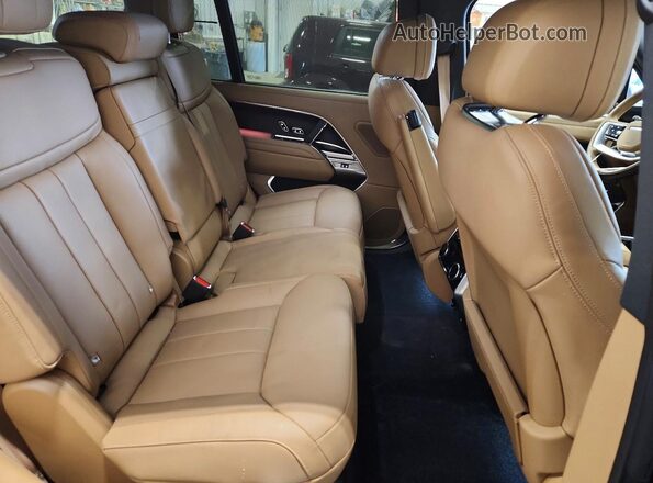 SALKPBE95SA308925 2025 LAND ROVER RANGE Black Widok wnętrza z tyłu