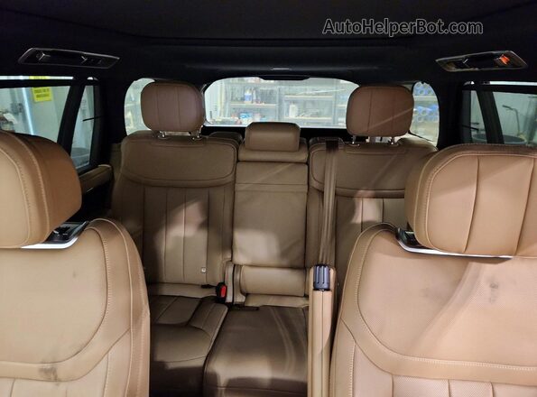 SALKPBE95SA308925 2025 LAND ROVER RANGE Black Widok tylnych siedzeń