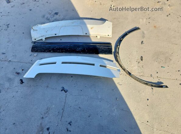 SALRT4EU8N2456799 2022 LAND ROVER DISCOVERY White Vista de la etiqueta del VIN