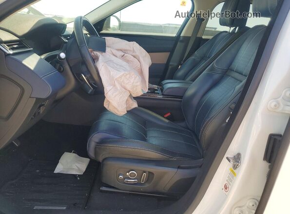 SALYM2RV3JA728191 2018 LAND ROVER RANGE Белый Вид салона спереди