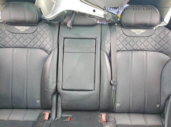 SJAAC2ZV0HC016071 2017 BENTLEY BENTAYGA Silver Widok tylnych siedzeń