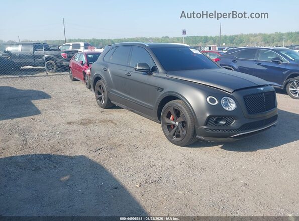 SJAAC2ZV6JC020650 2018 BENTLEY BENTAYGA Черный Передняя правая четверть