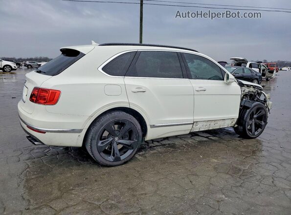 SJAAM2ZV1KC024006 2019 BENTLEY BENTAYGA Белый Задняя правая четверть