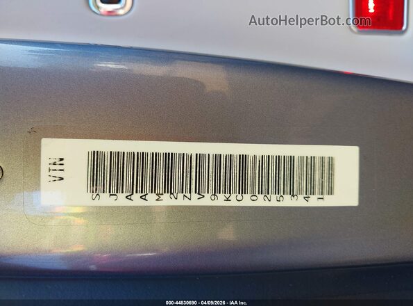 SJAAM2ZV9KC025341 2019 BENTLEY BENTAYGA Silver Vista del compartimento del motor