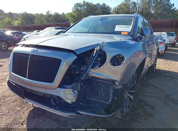 SJAAM2ZV9KC025341 2019 BENTLEY BENTAYGA Silver Vista frontal