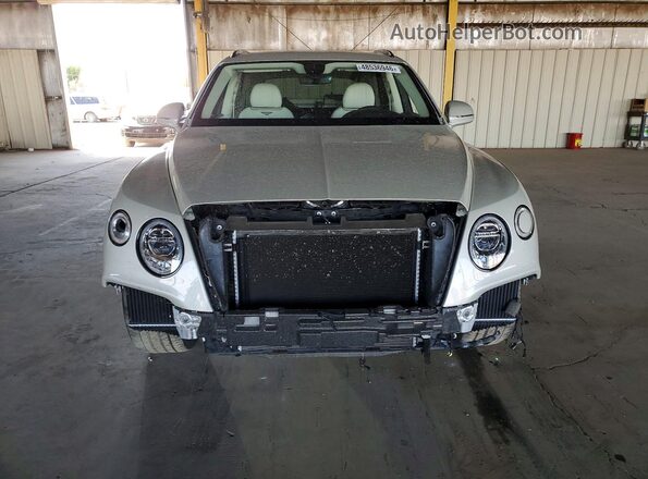 SJAAM2ZVXLC030209 2020 BENTLEY BENTAYGA Бежевый Вид спереди