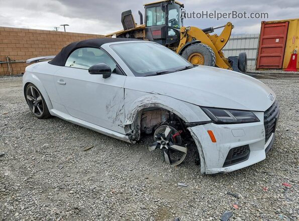 TRUTECFV6K1004723 2019 AUDI TT Белый Передняя правая четверть