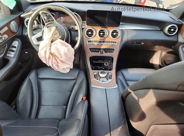 W1KWF8EB4LR602567 2020 MERCEDES-BENZ C Серый Вид панели приборов