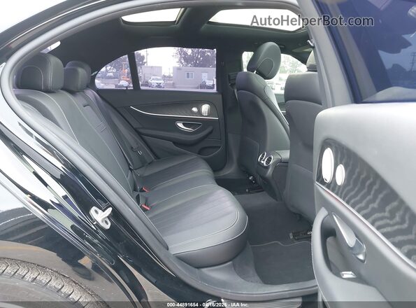 W1KZF8DB1PB185339 2023 MERCEDES-BENZ E Black Widok naklejki z numerem VIN
