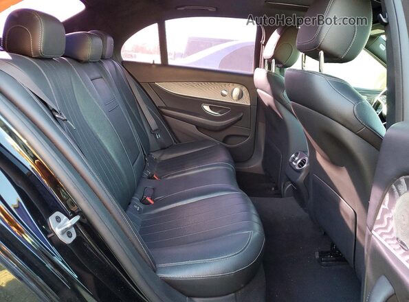 W1KZF8DB4NB034525 2022 MERCEDES-BENZ E Black Widok tylnych siedzeń