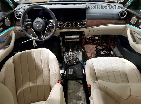 W1KZF8EB2MA934276 2021 MERCEDES-BENZ E Бежевый Вид панели приборов