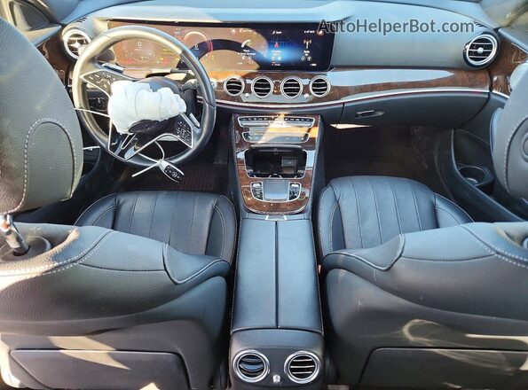 W1KZF8EBXMA968899 2021 MERCEDES-BENZ E Черный Вид панели приборов
