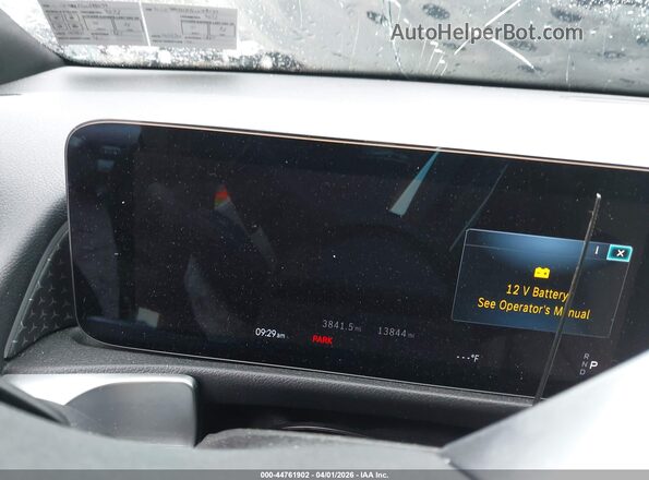W1N4M4HB3SW398039 2025 MERCEDES-BENZ GLB-CLASS White Հետևի նստատեղերի տեսք