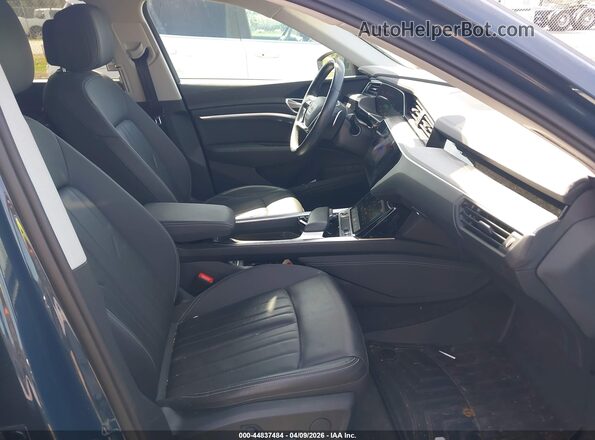 WA11AAGE3MB005447 2021 AUDI E-TRON Blue Front interior view
