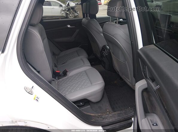 WA1A4AFYXJ2151925 2018 AUDI SQ5 White VIN კოდის სტიკერის ხედი