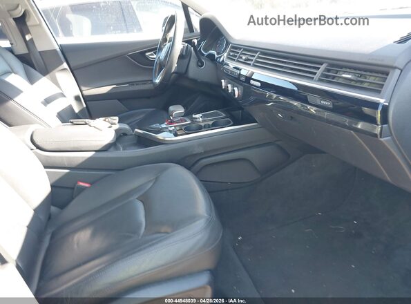 WA1AAAF74HD014168 2017 AUDI Q7 Gray წინა სალონის ხედი