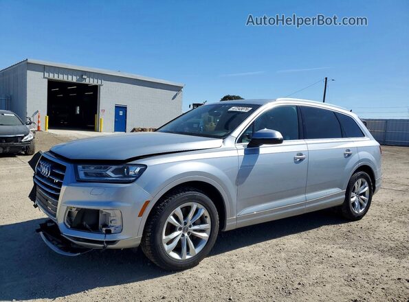 WA1AAAF79KD009023 2019 AUDI Q7 Серебряный Передняя левая четверть