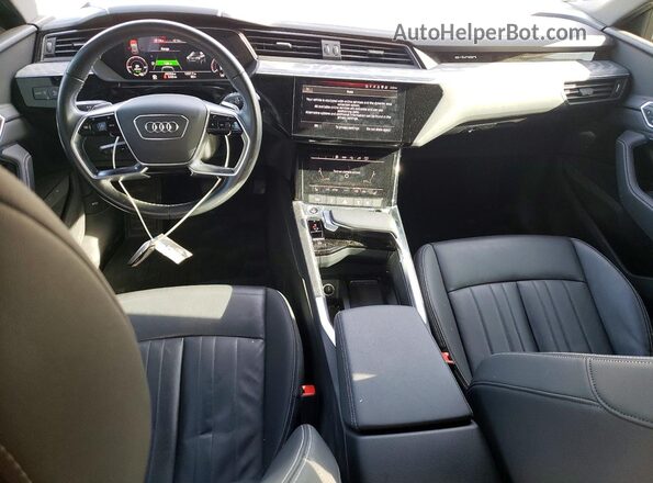 WA1AAAGE3NB013985 2022 AUDI E-TRON Gray Vista del salpicadero