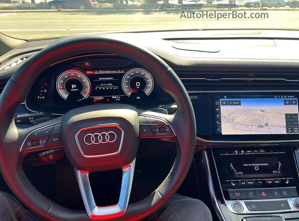 WA1ACBF70PD010097 2023 AUDI Q7 Белый Вид салона спереди