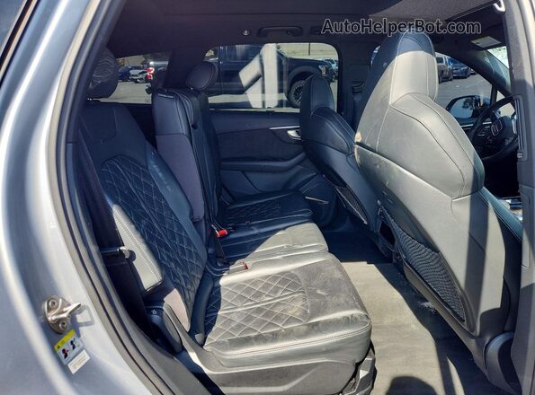 WA1AWAF7XLD013276 2020 AUDI SQ7 Silver Widok tylnych siedzeń