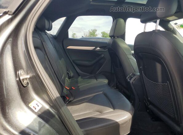 WA1BCCFS2JR015181 2018 AUDI Q3 Gray Widok wnętrza z tyłu