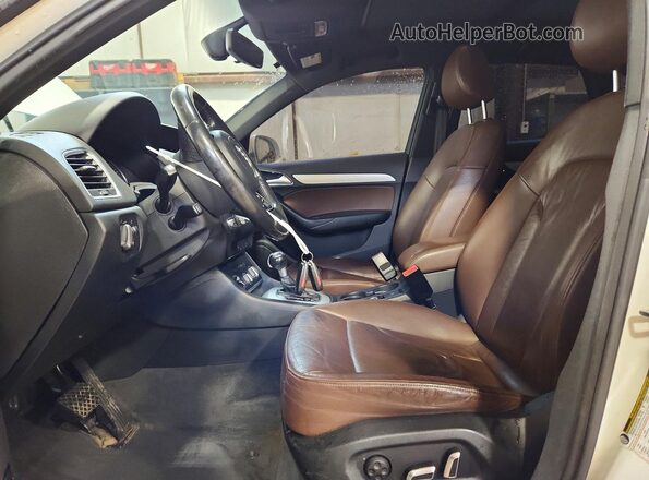 WA1BCCFS7HR010889 2017 AUDI Q3 Белый Вид салона спереди