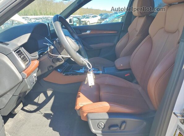 WA1CAAFY2M2007291 2021 AUDI Q5 White Vista interior delantera
