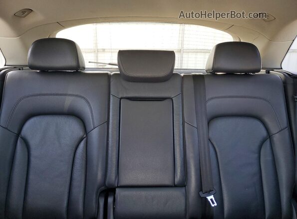 WA1D7AFP7GA077146 2016 AUDI Q5 Silver Widok wnętrza z tyłu
