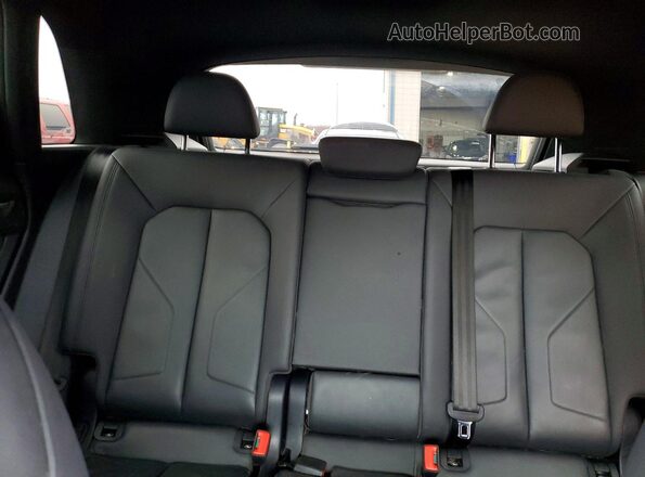 WA1DECF30L1117575 2020 AUDI Q3 Black Widok tylnych siedzeń