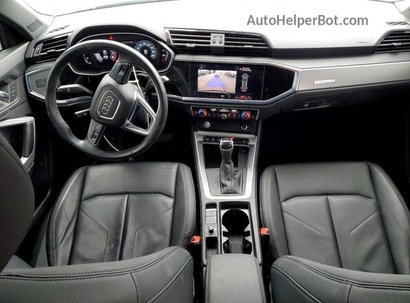 WA1DECF30L1117575 2020 AUDI Q3 Black Widok deski rozdzielczej