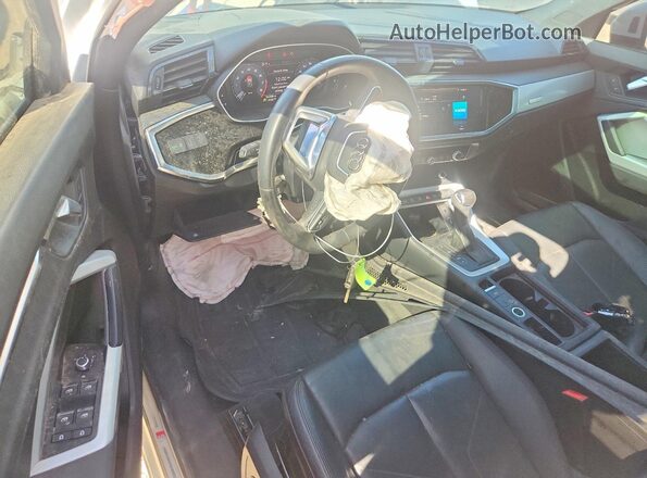 WA1DECF30L1123747 2020 AUDI Q3 White Widok deski rozdzielczej