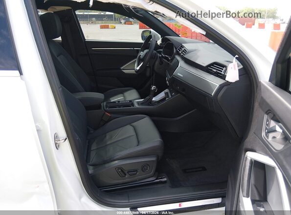 WA1DECF30R1171144 2024 AUDI Q3 White წინა სალონის ხედი