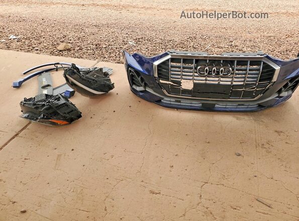 WA1DECF33N1131537 2022 AUDI Q3 Blue Engine compartment view
