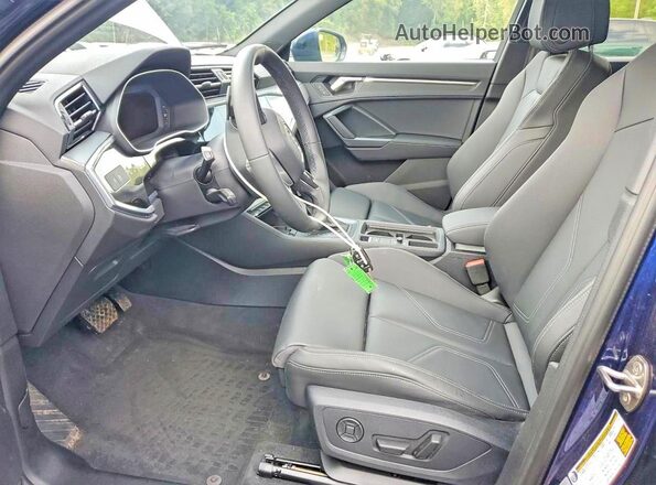 WA1DECF33S1008087 2025 AUDI Q3 Синий Вид салона спереди