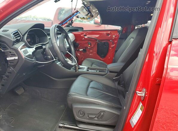 WA1DECF34P1042725 2023 AUDI Q3 Red Widok wnętrza z przodu