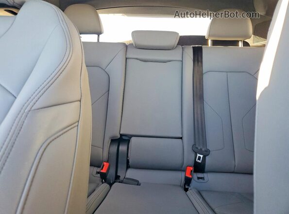 WA1DECF34S1005781 2025 AUDI Q3 Gray Widok tylnych siedzeń
