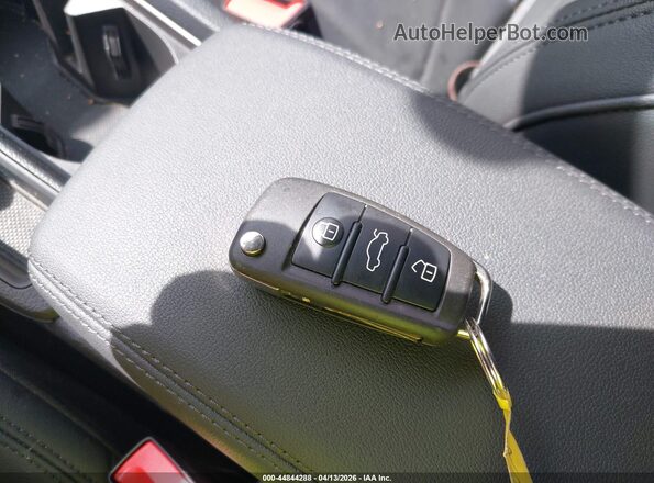 WA1DECF36R1140948 2024 AUDI Q3 White Vista del salpicadero