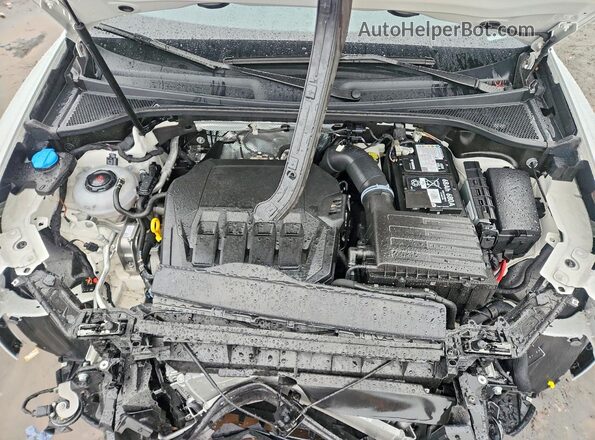 WA1DECF37R1108526 2024 AUDI Q3 White Widok komory silnika