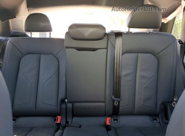 WA1DECF3XS1019765 2025 AUDI Q3 White Widok tylnych siedzeń