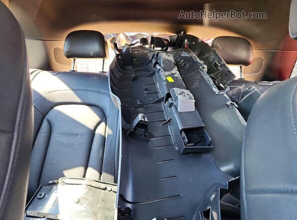 WA1ECCFS7JR018168 2018 AUDI Q3 Black უკანა სავარძლების ხედი