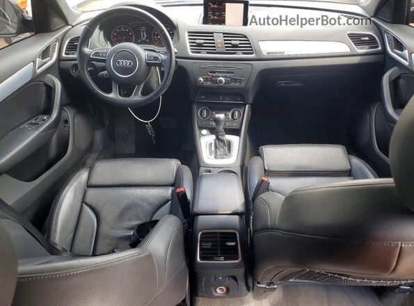WA1ECCFS7JR021684 2018 AUDI Q3 Black Widok deski rozdzielczej