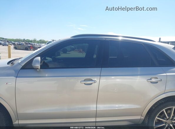 WA1FCCFS0HR006751 2017 AUDI Q3 Silver Vista interior de 360 grados