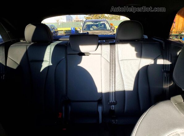 WA1FVAF10KD022068 2019 AUDI Q8 Белый Вид задних сидений