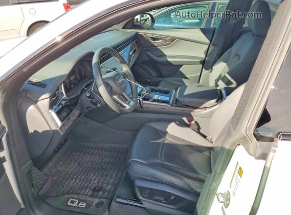 WA1FVAF10KD022068 2019 AUDI Q8 Белый Вид салона спереди