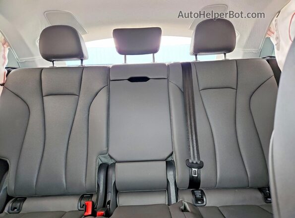 WA1FVAF19KD025244 2019 AUDI Q8 Синий Вид задних сидений