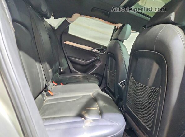 WA1GCCFS3HR013648 2017 AUDI Q3 Silver Vista de los asientos traseros