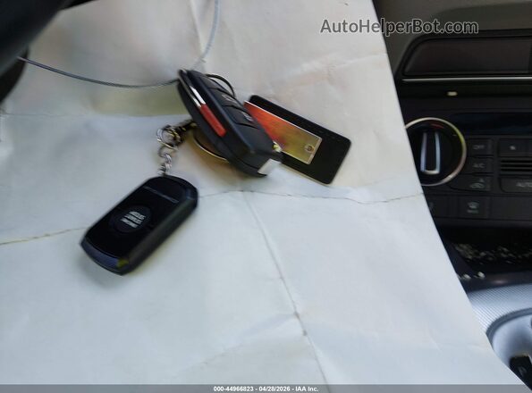 WA1GCCFS9HR002346 2017 AUDI Q3 Light Blue Widok deski rozdzielczej