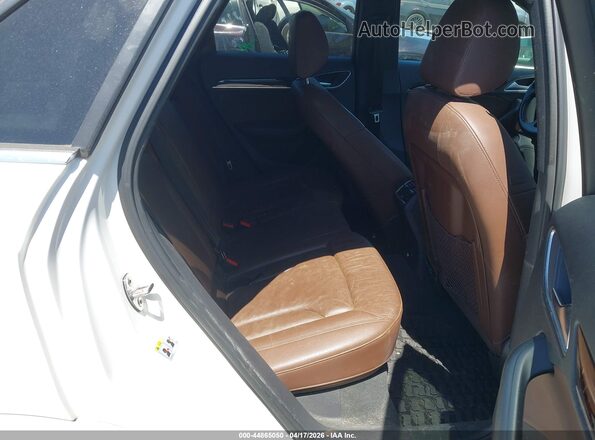 WA1HCCFSXHR016986 2017 AUDI Q3 White Vista de la etiqueta del VIN
