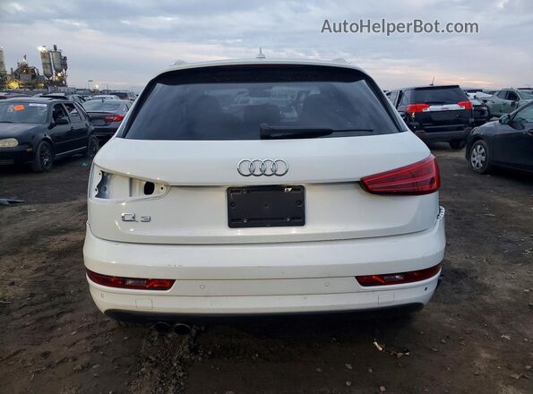 WA1HCCFSXJR020218 2018 AUDI Q3 White Вид ззаду