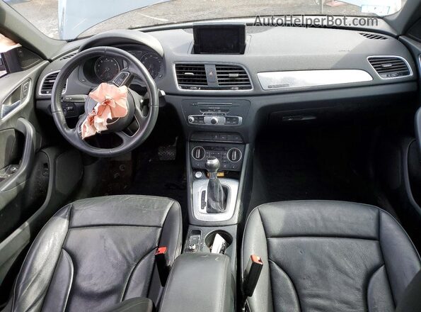 WA1JCCFS0JR020679 2018 AUDI Q3 Gray Առջևի վահանակի տեսք